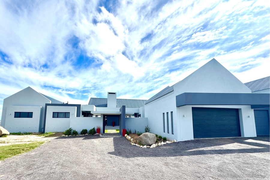 4 Bedroom Property for Sale in Olifantskop Western Cape
